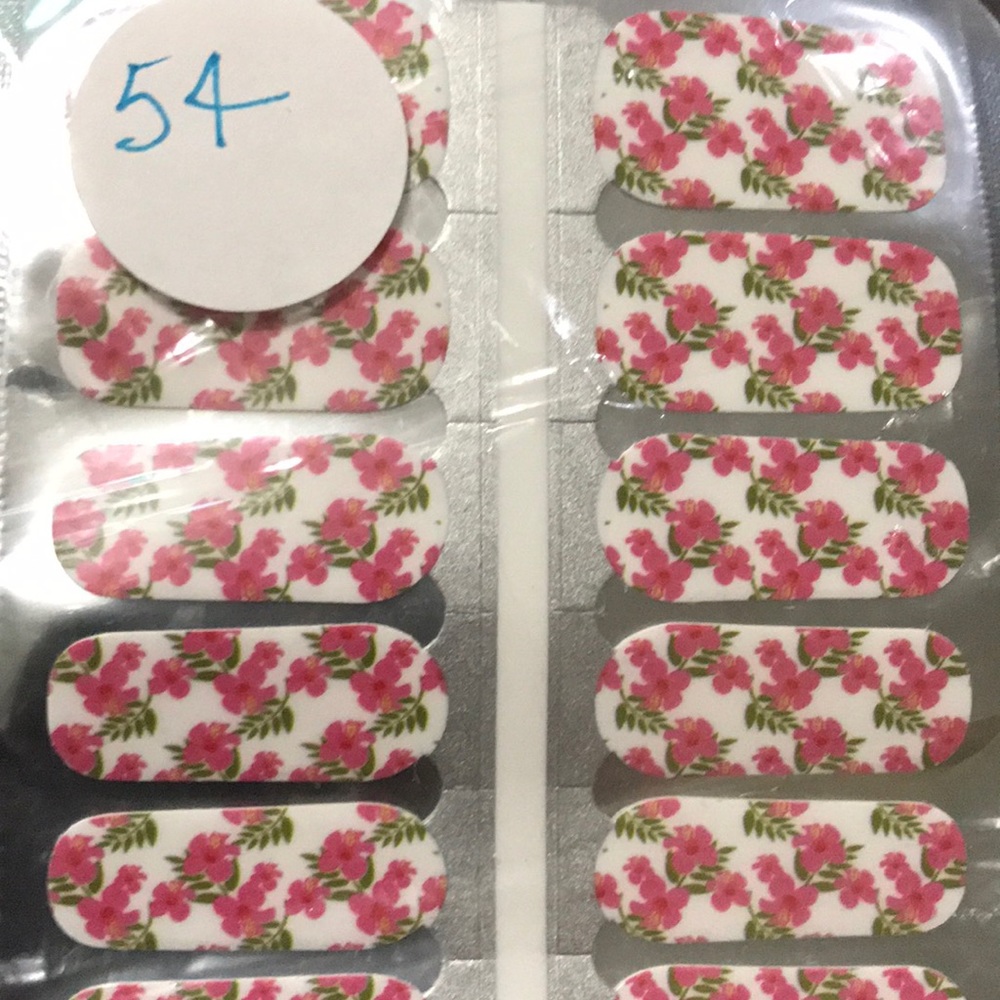 100% nail polish strips